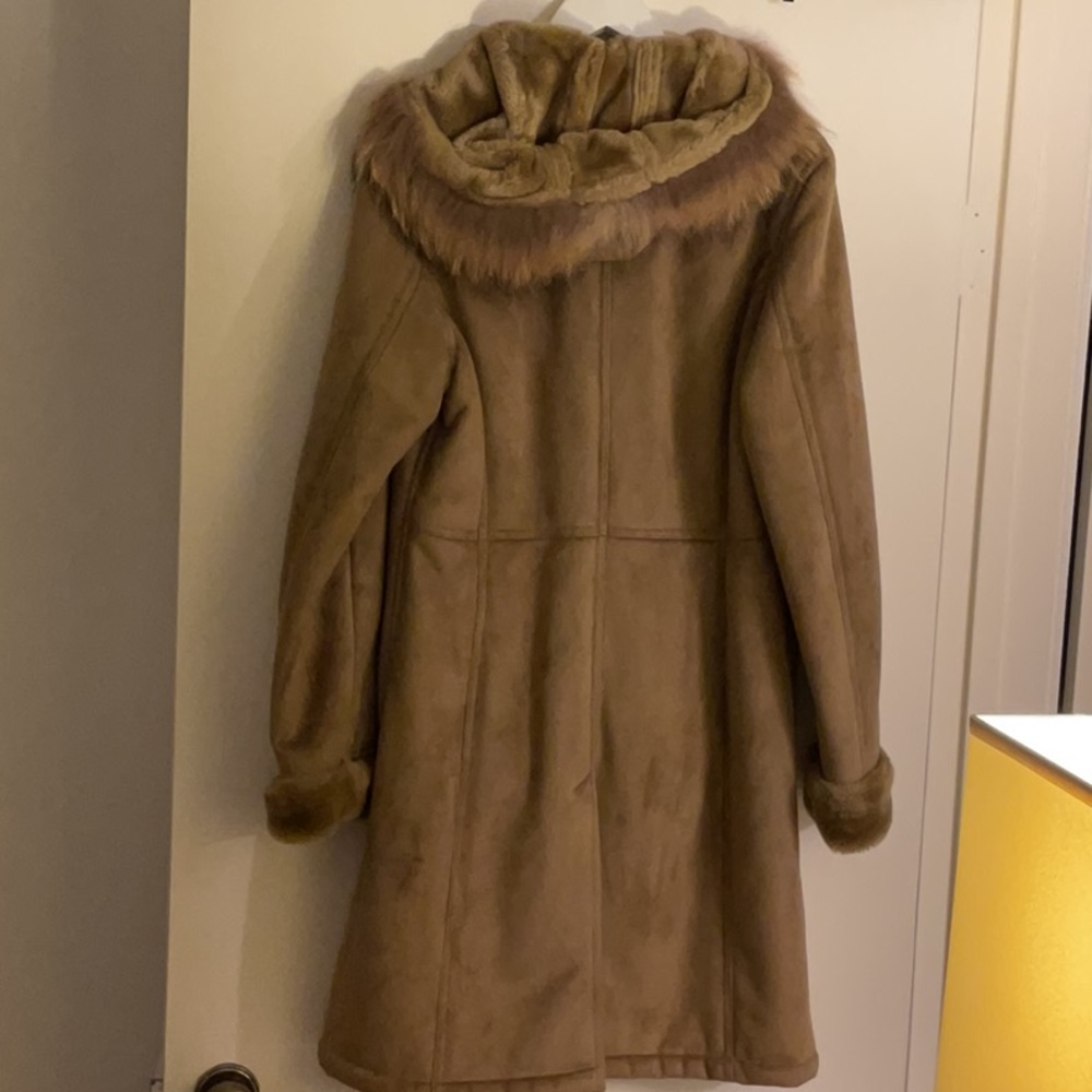 “Suede Like “Coat - image 4